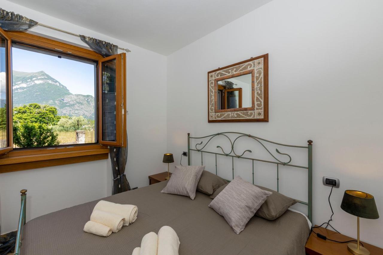 Apartment With Garden And Parking เบลลาโจ ภายนอก รูปภาพ