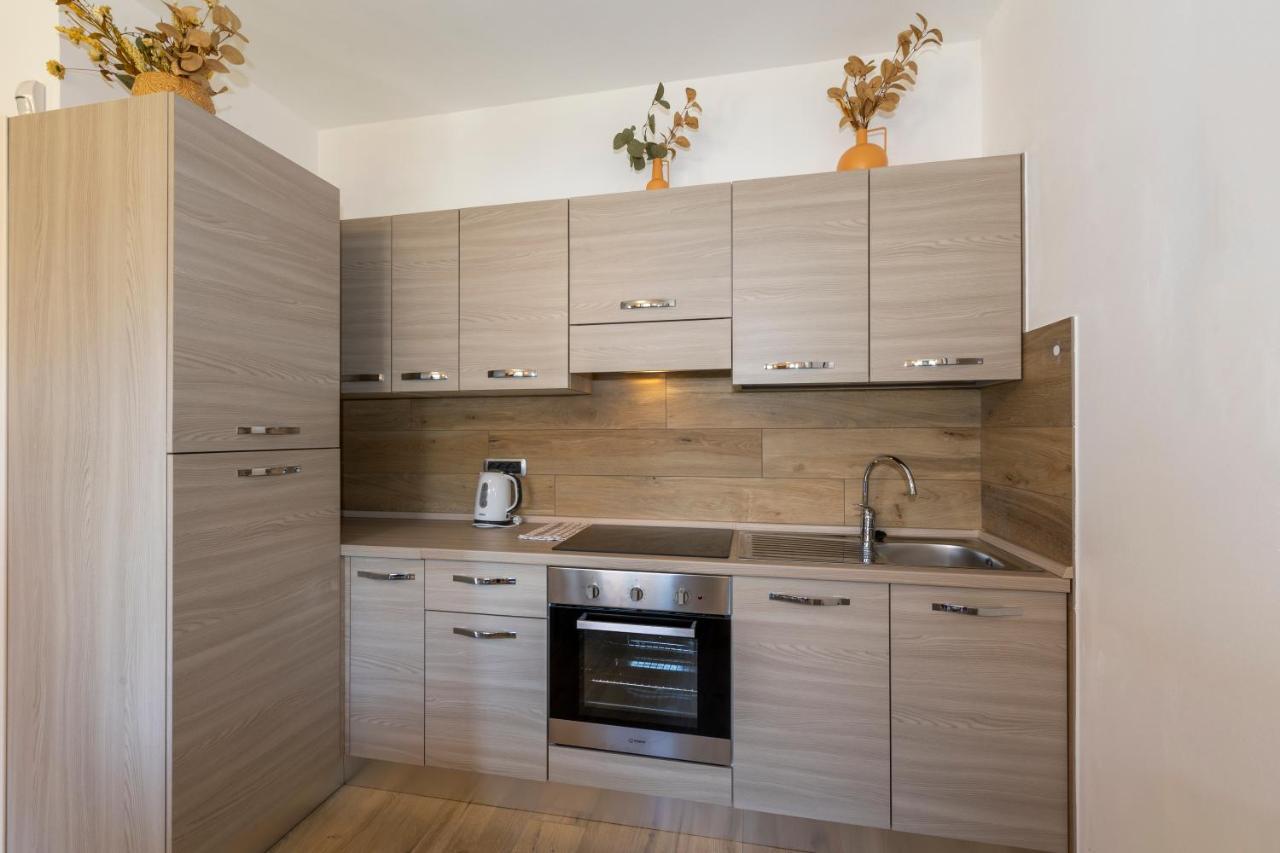 Apartment With Garden And Parking เบลลาโจ ภายนอก รูปภาพ